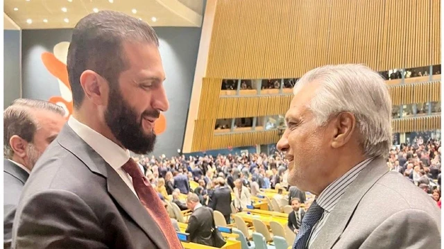 Глава МИД Пакистана Исхак Дар и президент Сирии Ахмед аш-Шараа