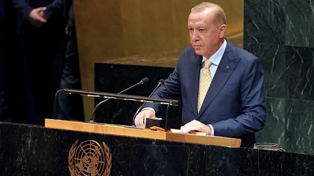 Le président turc Recep Tayyip Erdogan s'exprime lors d'un sommet des Nations unies sur les Palestiniens au siège de l'ONU pendant l'Assemblée générale des Nations unies (AGNU) à New York, le 22 septembre 2025.