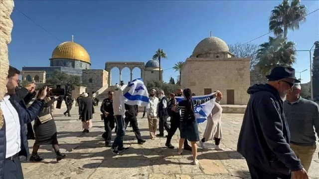 443 متطرفا إسرائيليا يقتحمون "الأقصى" ويؤدون طقوسا تلمودية