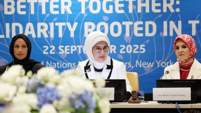 Emine Erdoğan'dan ‘Birlikte Daha İyiye: Aileden Başlayan Küresel Dayanışma’ programında açıklamalar