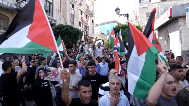 فلسطينيون يشيدون بالاعترافات بدولتهم ويطالبون بخطوات لتجسيدها