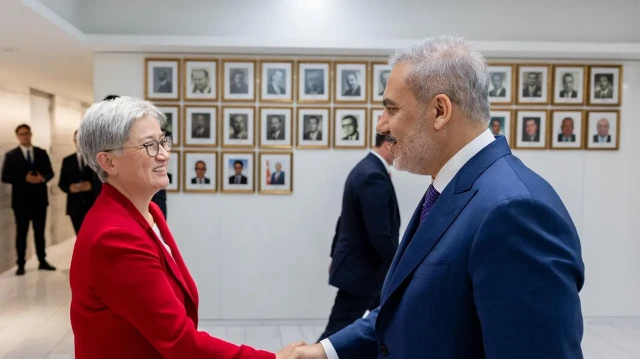 نيويورك.. فيدان يلتقي نظيرته الأسترالية في "البيت التركي"