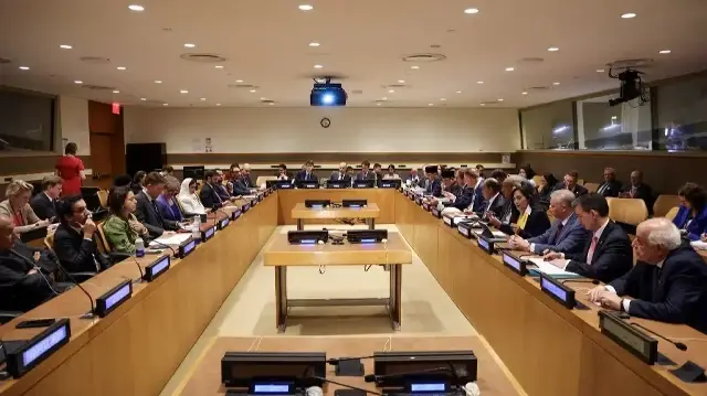 Le ministre français des Affaires étrangères, Jean Noel Barrot, assiste à une réunion consacrée à la situation à Gaza, en marge de l’Assemblée générale des Nations unies à New York, le 23 septembre 2025.