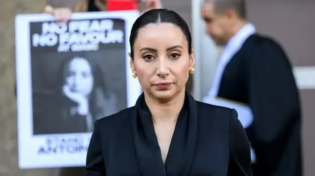 ABC'nin haberine göre, Lattouf'un kuruluşa karşı açtığı davayı haziranda kazanmasının ardından taraflar, iş kanununda ihlal edilen maddelerinin sayısında anlaşamadı.