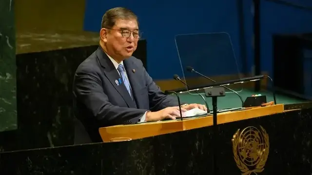 Le Premier ministre japonais Shigeru Ishiba s'exprime lors de la 80e session de l'Assemblée générale des Nations unies (AGNU) le 23 septembre 2025 à New York. Le thème de cette année pour la réunion mondiale annuelle est : "Mieux ensemble : 80 ans et plus pour la paix, le développement et les droits de l'homme".