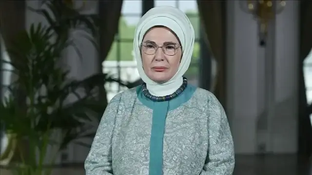 عقيلة أردوغان تسلط الضوء على دور الأسرة في مواجهة النزاعات