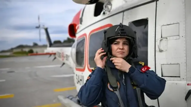 Ali Yerlikaya: “Kadın Helikopter Pilotumuz Üsteğmen Bircan Erkan gurur kaynağımız. Kahraman pilotumuzu yürekten tebrik ediyorum”