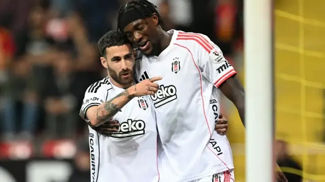 Rafa Silva ile Tammy Abraham'ın yaşadığı sevinç.