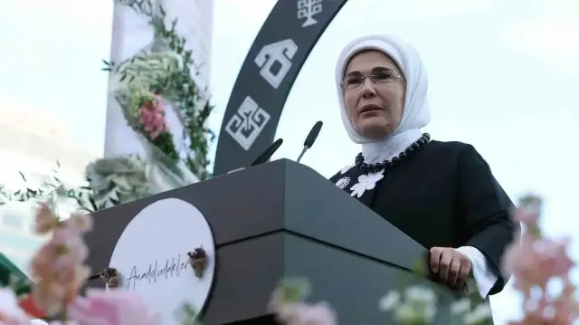 Emine Erdoğan, görüşmeye ilişkin NSosyal'deki hesabından paylaşım yaptı
