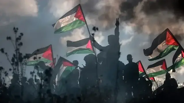 حكومة الاحتلال تدرس تقييد تنقلات كبار مسؤولي السلطة الفلسطينية