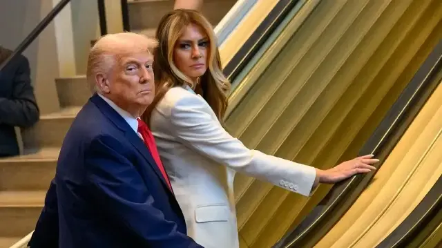  Le président Donald Trump et la première dame Melania Trump arrivent à la 80e session de l'Assemblée générale des Nations unies (AGNU) le 23 septembre 2025 à New York. 