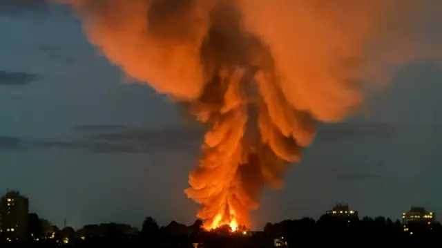Мощный взрыв прогремел в промышленной зоне британского города | Фото: The Sun