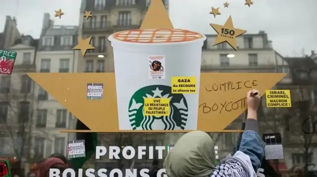 Starbucks, bazı kahve dükkanlarını kapatacak ve çalışanlarını işten çıkaracak
