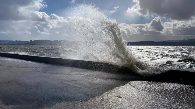Meteoroloji Kuzey Ege'de yarın sabah saatlerinden itibaren fırtınanın etkili olmasının beklendiğini açıkladı.
