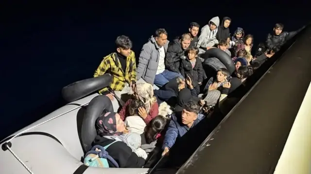 İzmir'de 36 düzensiz göçmen yakalandı