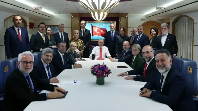 Президент Реджеп Тайип Эрдоган ответил на вопросы журналистов и прокомментировал актуальные вопросы повестки дня на борту самолета по завершении визита в США.