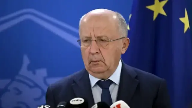 Le commissaire européen chargé de la défense et de l'espace, le Lituanien Andrius Kubilius, participe à une conférence de presse au ministère de la Défense à Helsinki, en Finlande, le 26 septembre 2025. 