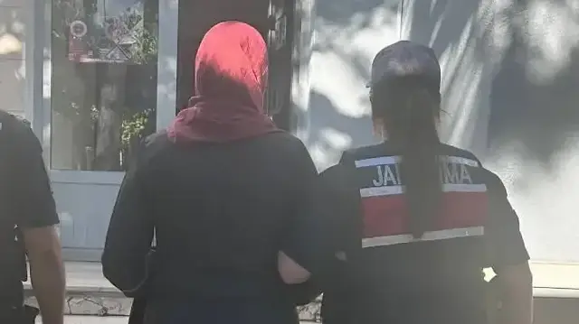 Firari, jandarmadaki işlemlerinin ardından cezaevine teslim edildi.