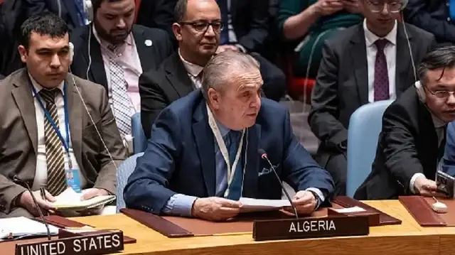 الجزائر تمنح مندوبها بمجلس الأمن أعلى وسام لتفانيه بقضية فلسطين