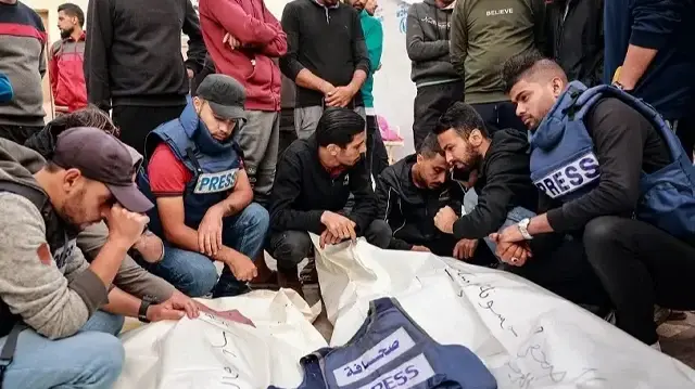 حكومة غزة تعلن ارتفاع عدد القتلى من الصحفيين إلى 252 
