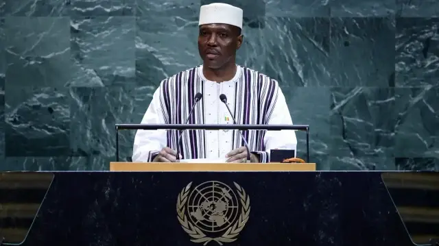 Le Premier ministre malien Abdoulaye Maiga prend la parole lors du débat général de l'Assemblée générale des Nations unies au siège de l'ONU à New York, le 26 septembre 2025.
