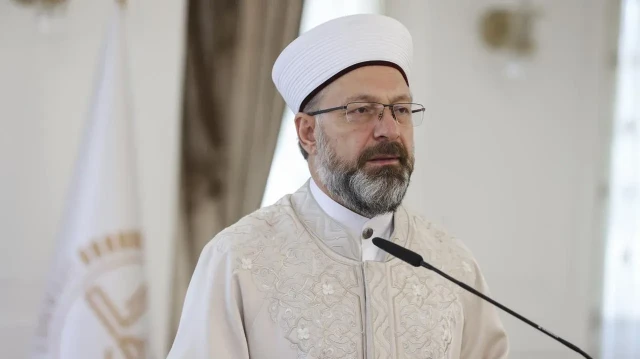 Diyanet İşleri Başkanı Erbaş: "Aziz milletimizin ve İslam aleminin Mevlit Gecesi’ni tebrik ediyorum"