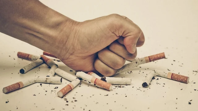 Sigarayı bırakanlara uzmanından '6 ay' uyarısı