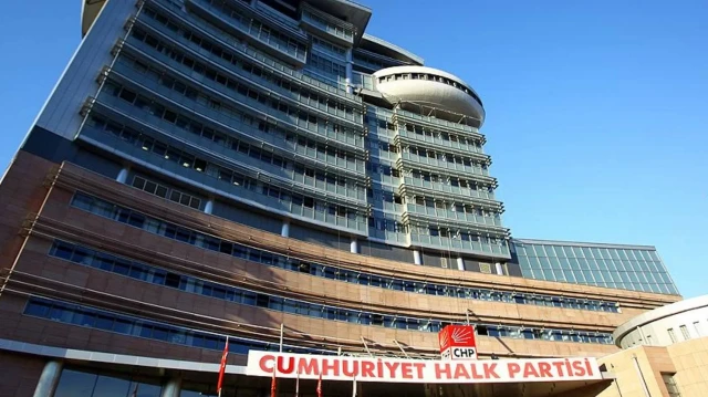 CHP, Özgür Çelik'in görevden alınmasına itiraz etti
