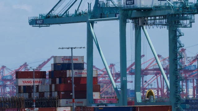 Les commandes à l’industrie américaine ont reculé de 1,3 % en juillet, confirmant une tendance baissière sur les quatre derniers mois, selon les données du Census Bureau.