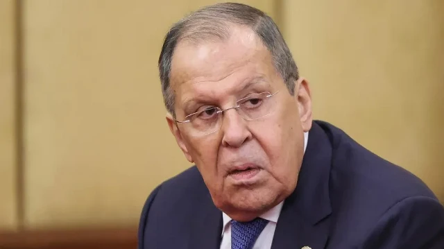 Le ministre russe des affaires étrangères, Sergei Lavrov, participe à une réunion à la maison d'hôtes d'État Diaoyutai à Pékin, le 2 septembre 2025.