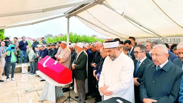 Namazın ardından Bakiler’in naaşı, vasiyeti doğrultusunda memleketi olan Sivas’a gönderildi.