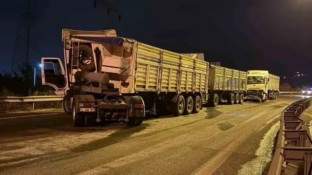 Polis ekipleri kazayla ilgili inceleme başlattı.