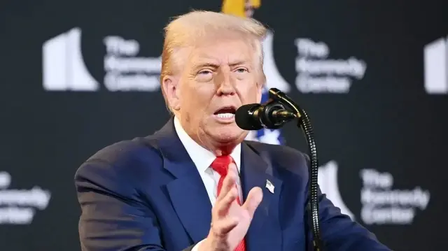 ترامب: ننتظر رد حماس على خطة وقف الحرب في غزة