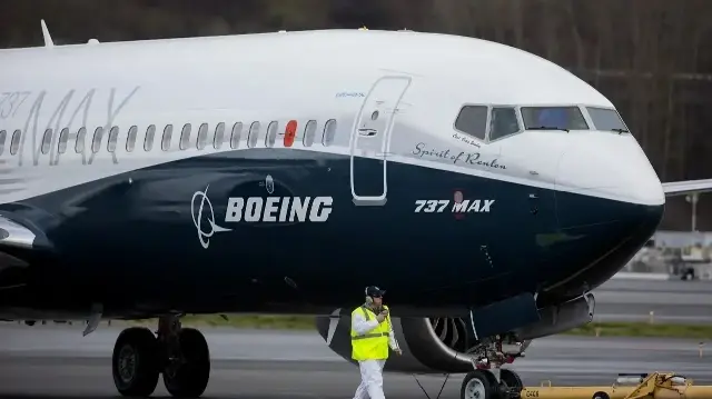 Le constructeur aéronautique américain mise sur un gain de 15 % d’efficacité énergétique pour concurrencer Airbus.
