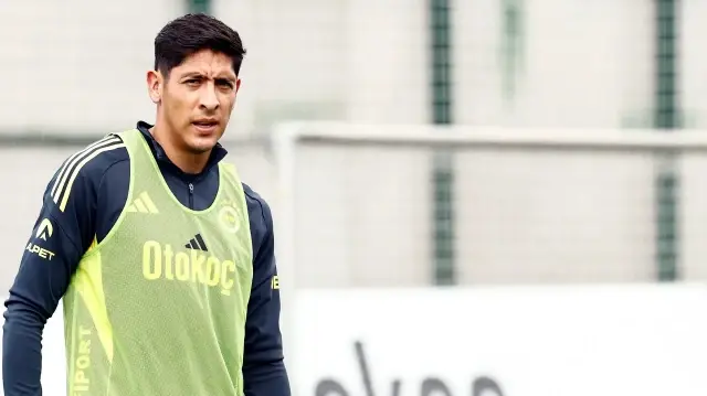 Edson Alvarez de çalışmalarda yer aldı. 