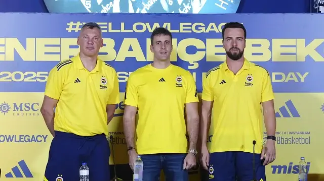 Basketbol Avrupa Ligi'nin ilk haftasında yarın Paris Basketbol'u konuk edecek Fenerbahçe Beko'da genel menajer Derya Yannier, başantrenör Sarunas Jasikevici ve takım kaptanı Melih Mahmutoğlu, açıklamalarda bulundu.
