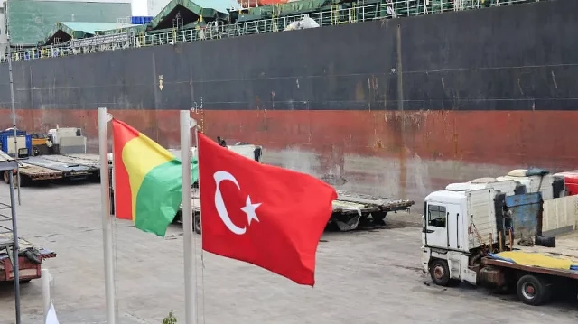 Sous la vision du Chef de l’État, le Général Mamadi Doumbouya, et dans la dynamique du gigantesque projet Simandou 2040, la société Alport Conakry accélère la construction de nouveaux quais au Port de Conakry.