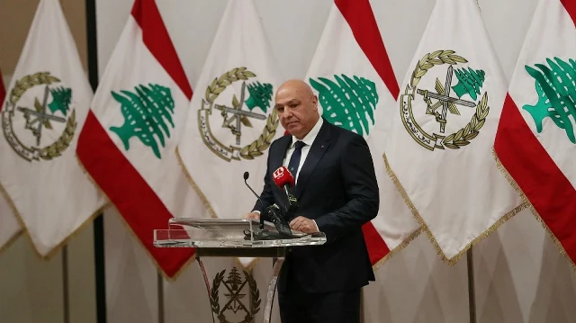 Le président libanais Joseph Aoun prononçant un discours à la veille de la Journée de l'armée au ministère de la Défense à Yarze, le 31 juillet 2025.