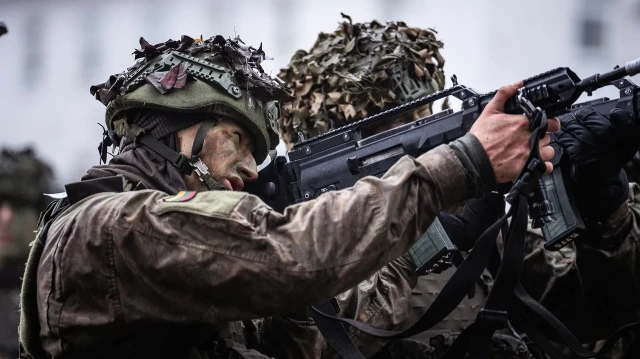 Le pays balte souhaite renforcer ses capacités de défense à la lumière des tensions géopolitiques et de la menace que représente la Russie depuis l’invasion de l’Ukraine en 2022.