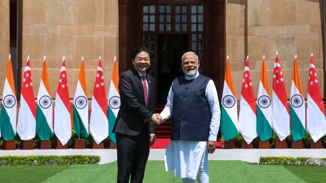 Le Premier ministre indien Narendra Modi et son homologue singapourien Lawrence Wong.