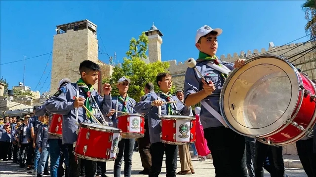 الخليل.. فلسطينيون يحيون ذكرى المولد النبوي بالمسجد الإبراهيمي