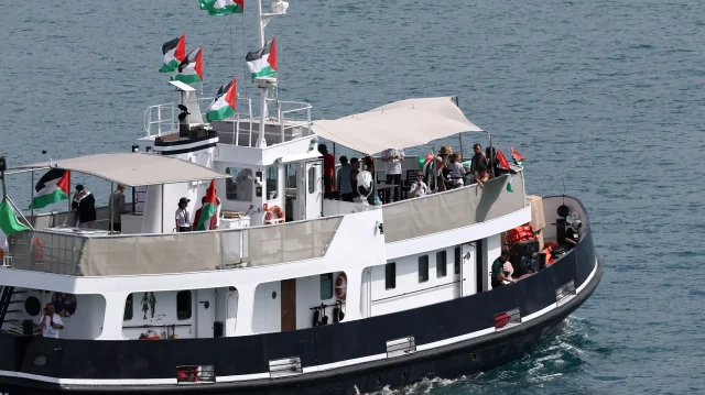 برلماني أيرلندي: أسطول الصمود قانوني ويواصل إبحاره رغم المخاطر