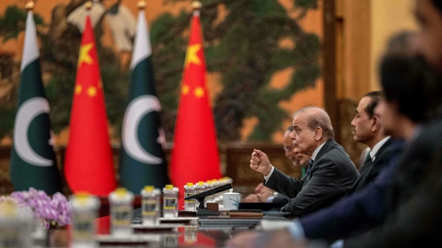 Le Premier ministre pakistanais Shehbaz Sharif au Grand Palais du Peuple à Pékin, le 2 septembre 2025.