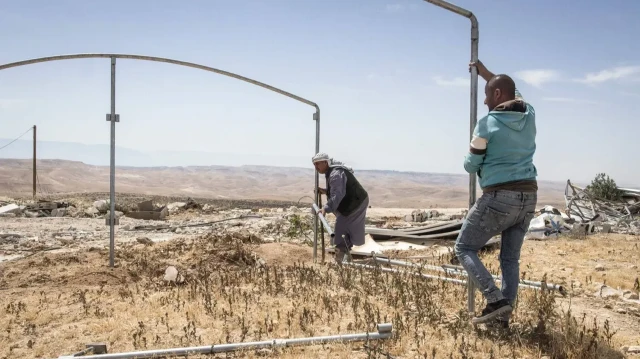 بعد إجرام مستوطنين.. فلسطينيون في خلة الضبع يتمسكون بأرضهم 
