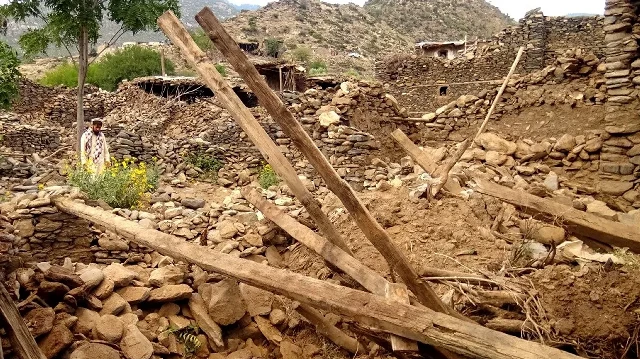 Des maisons endommagées après un tremblement de terre dans le district de Nurgal, dans la province de Kunar, dans l'est de l'Afghanistan, le 4 septembre 2025.
