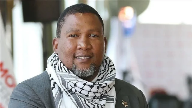 تونس.. حفيد مانديلا يدين صمت المنظمات الدولية حيال الإبادة في غزة