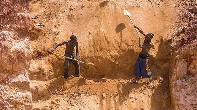أطباء السودان: مصرع 6 أشخاص بانهيار بئر تنقيب عن الذهب شمال البلاد