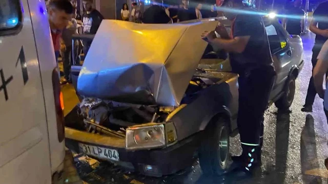Polis ekipleri kazayla ilgili inceleme başlattı.