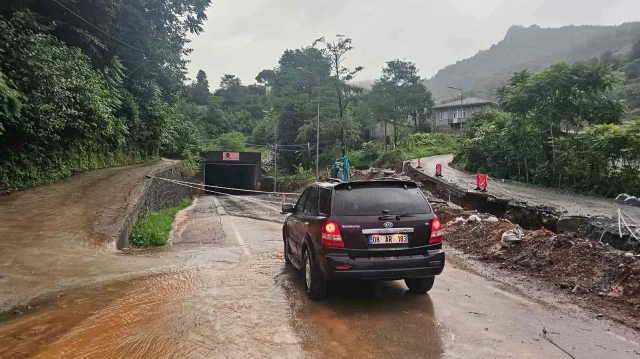 Ekiplerin bölgede çalışmalarını sürdürdüğü bildirildi.