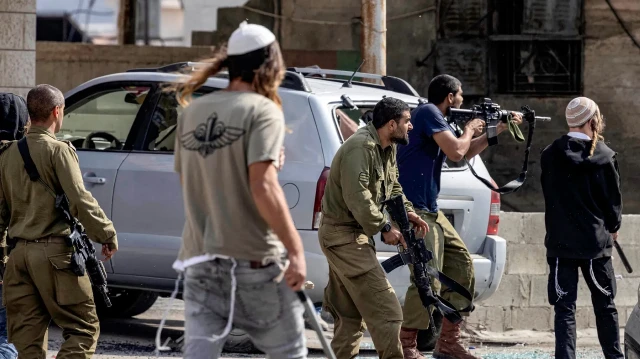 الضفة..إصابة 6 فلسطينيين في هجمات شنها مستوطنون إسرائيليون